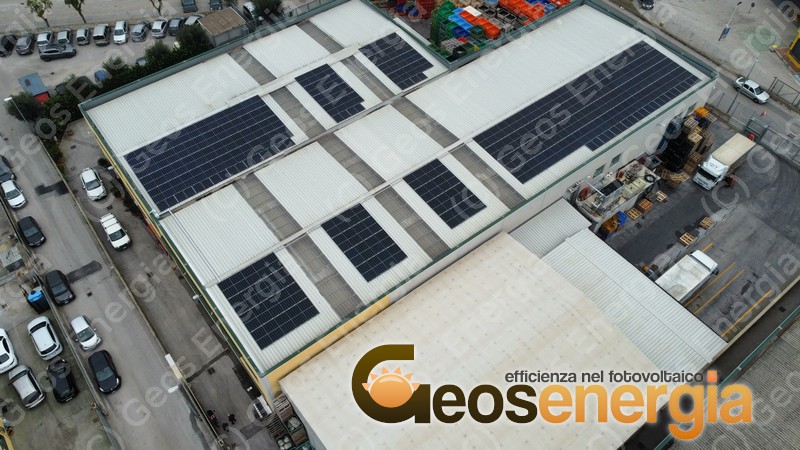 Impianto Fotovoltaico 100kWp - foto dall'alto angolata