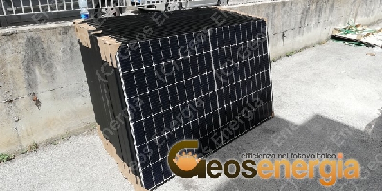 Impianto Fotovoltaico 100kWp - moduli appena sballati