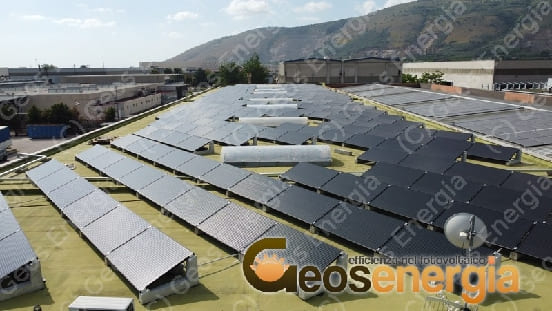 Fotovoltaico montato foto laterale